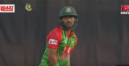 ফিফ (৫০) টি করলেন সৌম্য সরকার! ১০ অভার শেষে রাত কত দেখে নিন।