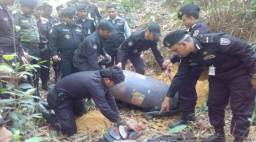 বান্দরবানে অস্ত্রসহ আটক ৪