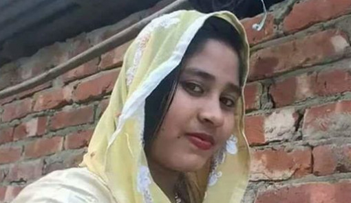 আপনার স্ত্রী সহবাসে আগ্রহী না? জেনে নিন যে কাজটি করলা আপনার স্ত্রী মিলনে আগ্রহী হবে।। (ভিডিও সহ)