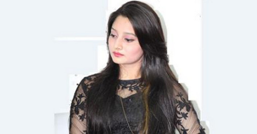 অপমানিত মা, লজ্বায় চোখে জল পূজার
