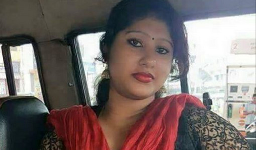 প্রশ্নঃ- আমার স্বামী শারীরিক মিলনে অক্ষম, প্রতিরাতে আমি ৩-৪ বার চাই আমি।। এখন আমার কী করা উচিত? উত্তরঃ- (ভিডিও সহ)