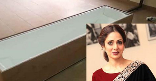 অবশেষে শেষবার বাড়ি ফিরছেন শ্রীদেবী!
