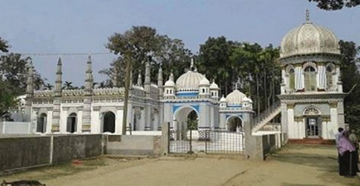 টাঙ্গাইলের এই মসজিদে ৮৬ বছর থেকে ১ মিনিটের জন্যও পবিত্র কোরআন তেলাওয়াত বন্ধ হয়নি!