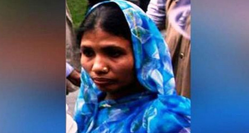 কাপড়-চোপড় গোছানো শুরু করেছেন উচ্ছ্বাসিত ফাতেমা তবে…