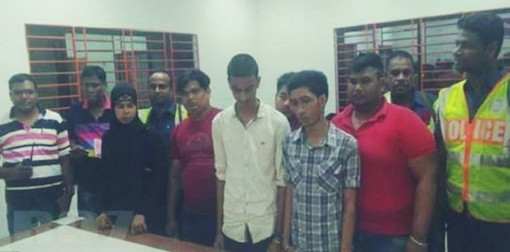 প্রেমিকা সেজে প্রবাসী যুবককে রেস্তোরাঁয় নিয়ে যা দেখাল গৃহবধূ সাথী