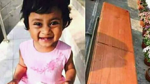 ‘আমার মেয়েকে অন্ধকার কবরে নিও না, বাবুটা একা থাকতে পারবে না’