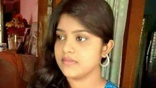 আমি অসুস্থ্য আর কত... এইবার প্লিজ ছেড়ে দাও, আমি যে আর পারছি না... বাসর রাতে পাষান্ড স্বামীর নির্যাতনের শিকার... (ভিডিও সহ)