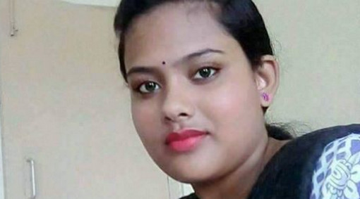 সহবাসের সময় মেয়েদের স্তন টিপার সঠিক নিয়ম এবং কখন পুরুষাঙ্গ প্রবেশ করাবেন জেনে নিন। (ভিডিও সহ)
