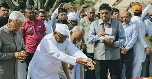 ফের অনশনে বসতে চলেছেন আন্না হাজারে
