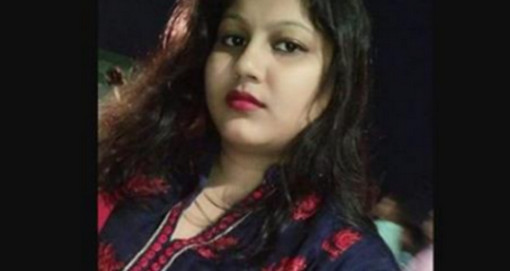 আপু আমার ওসব কাজে আগ্রহ বেশি, নিজেকে কন্ট্রোল করতে পারি না!