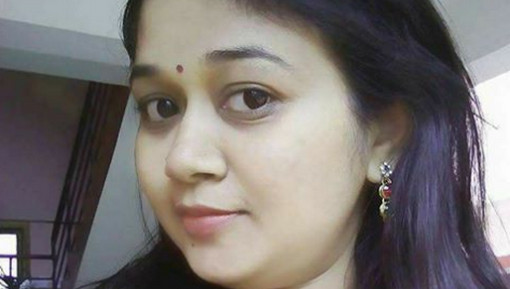 প্রশ্নঃ- আমি লোপা, বয়স ১৯। সে দিন উত্তেজনায় এতোটাই পাগল ছিলাম যে ননদের ছেলের সাথে সারারাত… এখন প্রতি রাতে যন্ত্রণা...