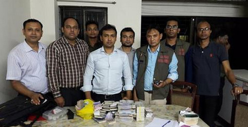 ব্যবসায়ীর টয়লেট থেকে ৫৮ লাখ টাকা উদ্ধার!
