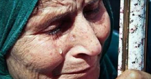 নাকফুলটা বিক্রি করে আমার কাফনের কাপড় কিনে দিও