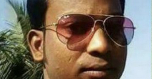 শেয়ার করে ধরিয়ে দিন ধর্ষকটিকে , আপাতত পলাতক !