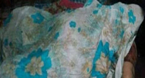নারায়ণগঞ্জে ছোট মেয়ের বিয়ে দিয়ে বড় মেয়ের লাশ দেখতে এলো মা!