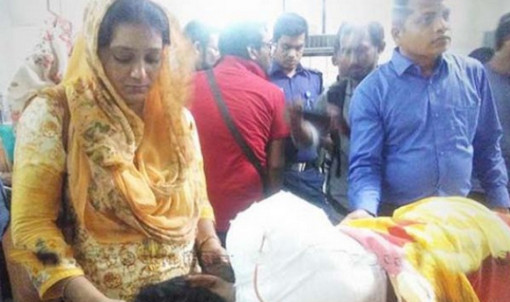 কাটা পড়া হাত খুঁজছেন পটুয়াখালীর রাজীব