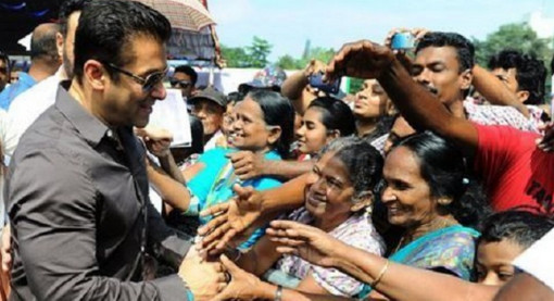 জামিন পেয়ে ভক্তদের মাঝে সালমান খান