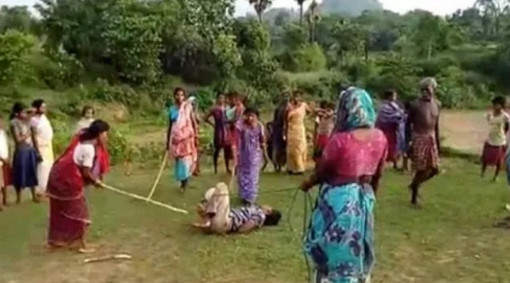 ধর্ষককে গাছে বেঁধে পাথর নিক্ষেপ করে হত্যা
