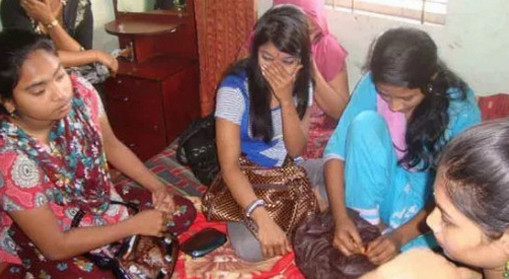 শান্তিপুরের দেহ ব্যবসার পল্লিতে যুবকের রহস্যজনক মৃত্যু