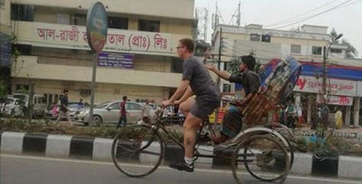 রাজধানীর রাজপথে এবার বিদেশি ‘রিকশাচালক’