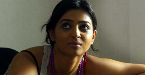 ’অভিনেত্রী হওয়ার জন্য প্রধান শর্ত হলো বিছানায় শুতে হবে’