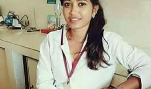 সহজ কিছু ঘরোয়া পরীক্ষায় জেনে নিন গর্ভের সন্তান ছেলে না মেয়ে !! (জেনে রাখুন কাজে লাগবে)