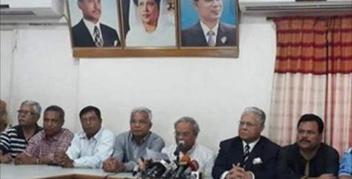 বেকায়দায় বিএনপি, ফুরফুরে মেজাজে আ’লীগ