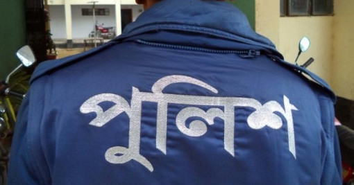 স্বামী ফাঁস নিচ্ছেন, পাশে বসেই দেখলেন স্ত্রী!