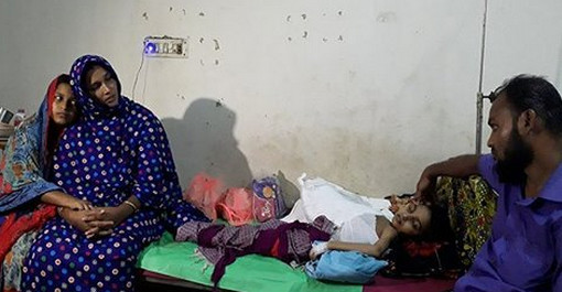 আলোচিত সেই মুক্তা মনির আঙ্গুল দিয়ে বের হলো ৩৮টি বড় পোকা!