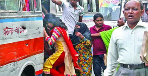 পুরুষের টার্গেটে সব ‘বুক’ থাকে না, ওরা খুঁজে নেয় ‘নরম’ মেয়ে