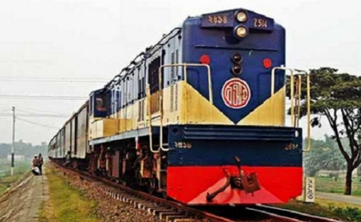 ব্রেকিং নিউজঃ কুমিল্লায় চট্টগ্রামগামী ট্রেনে আগুন, আহত ২০