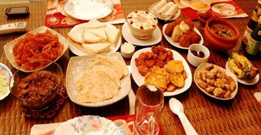আজ সারাদিন রোজা রাখার পরে ইফতারের সময় যে সকল খাবার খাবেন!জেনে নিন