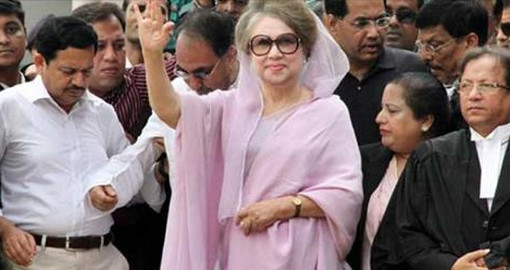 আজ দুপুর ২টায় দুই মামলায় খালেদা জিয়ার জামিন শুনানি চলছে...