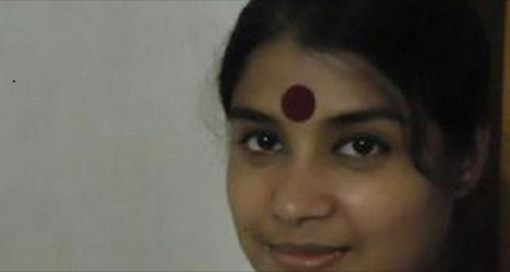আপা, কিছু মনে কইরেন না ওড়না পইড়েন’