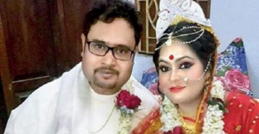 ছোট ভাইয়ের বৌয়ের সাথে অবিবাহিত ভাসুরের অশালীন আচরণ, অত:পর গলায় ফাঁস দিয়ে…