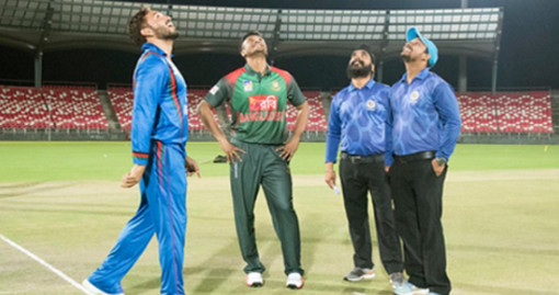 টসে জিতে বোলিংয়ে বাংলাদেশ,একাদশে আছেন যারা