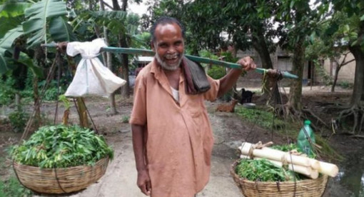 ১৫ কি.মি. হেঁটেও তিনবেলা খাবার জোটে না সবজি চাচার