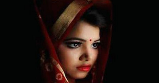 নিজের স্কুলের ছাত্রীকে বিয়ে করলেন ছাত্রীর দিগুন বয়সের শিক্ষক !