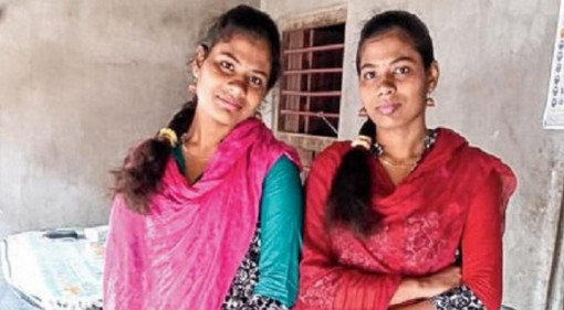 উচ্চ মাধ্যমিকে একই নম্বর জমজ বোনের!