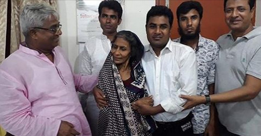 নিখোঁজের পরে আশা ছেড়ে দেয়ার ২ বছর পর মাকে পেয়ে আবেগাপ্লুত মা-ছেলে