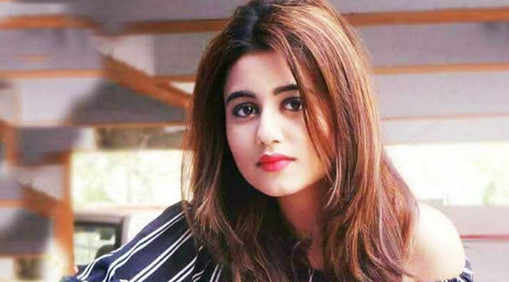 ছবিতে কাকে চুমু খেয়েছি সেটাতে দর্শকদের মাথা বেথা বেশী