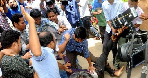 কোটা সংস্কার আন্দোলনকারীদের অনির্দিষ্টকালের অবরোধের ঘোষণা