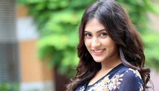 বিয়ে গুঞ্জন উঠেছে অভিনেত্রী মেহজাবিন চৌধুরী! কাকে বিয়ে করছেন...
