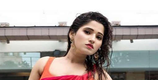 ‘ফেসবুকে হট ছবি দে, লাইক বাড়বে: সেলুলয়েডে নায়িকা মানেই লাস্য আর রোম্যান্স’