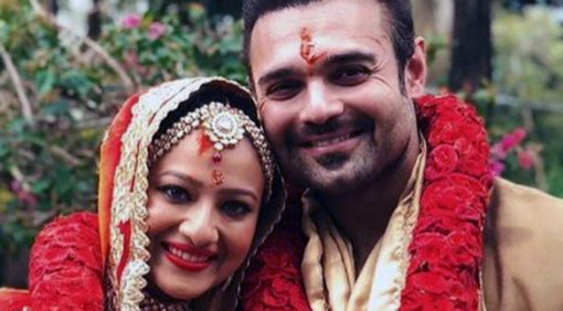 ব্রেকিং নিউজঃ- শেষপর্যন্ত গোপনেই বিয়ে করলেন মিঠুন চক্রবর্তীর ছেলে