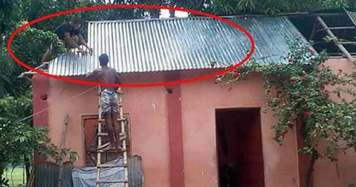 গাইবান্ধায় ইউপি চেয়ারম্যানের ঘরের চালায় মিলল ত্রাণের টিন