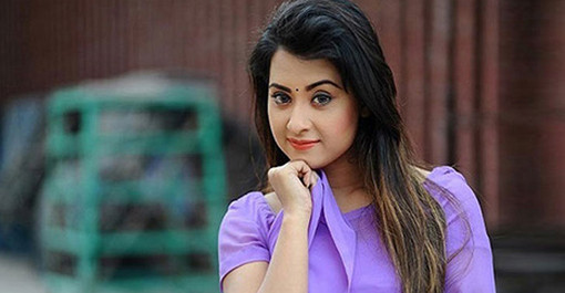 বেরিয়ে এলো হাড়ির খবরঃ- চার মাসের ‘গর্ভবতী’ বুবলী!