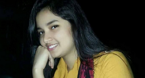 প্রথম মিলনে কিভাবে পুরুষাঙ্গ ঢুকাবেন স্ত্রীর গোপন স্থানে ? ভিডিও দেখে শিখে নিন