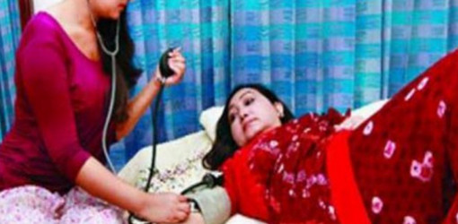 হঠাৎ প্রেসার কমে গেলে কী করবেন? জেনে রাখুন