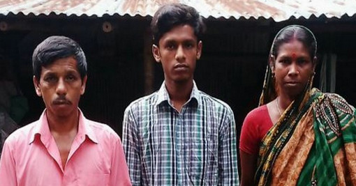 খাল-বিলে মাছ ধরে জিপিএ-৫ ,লেখাপড়া করানোর সামর্থ নেই গরিব বাবার!